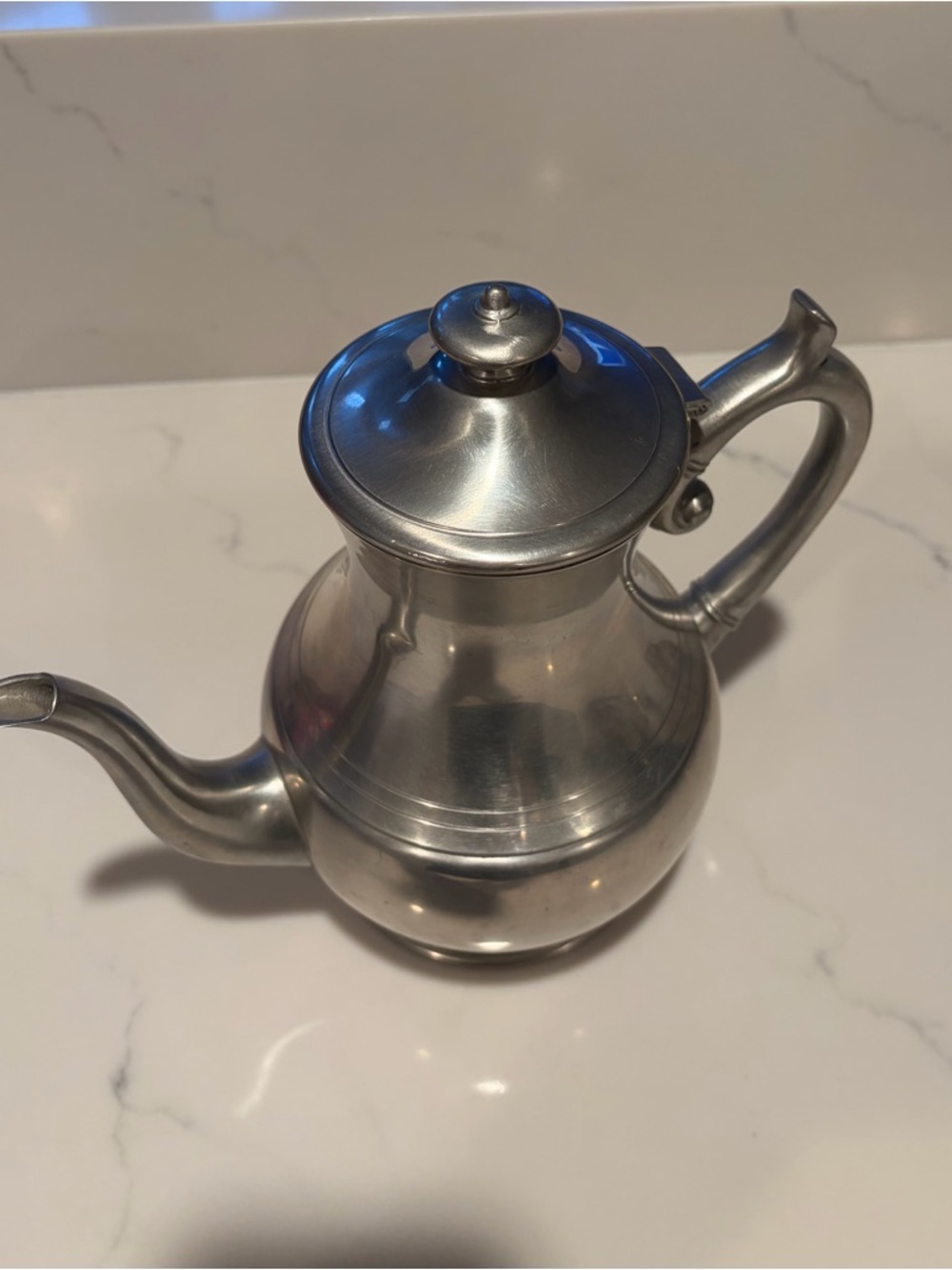 Classic Silver-Tone Metal Coffee/Tea Pot – Polished Silver Finish - Picture 5 of 7